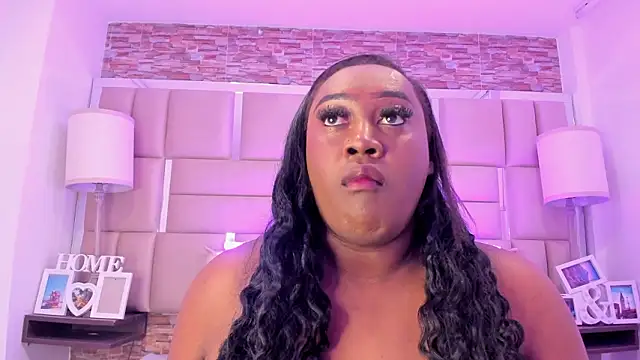 ShaniaBrownn online show from March 2026 07:40:02 PM