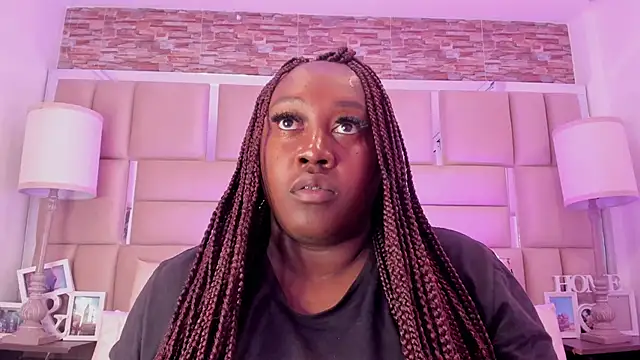 ShaniaBrownn online show from March 2026 07:36:02 PM