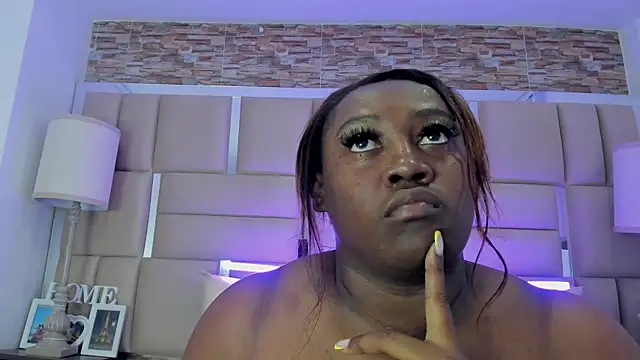 Snapshot of ShaniaBrownn chatting on September 2025 07:34:02 PM ShaniaBrownn online show from September 2025 07:34:02 PM