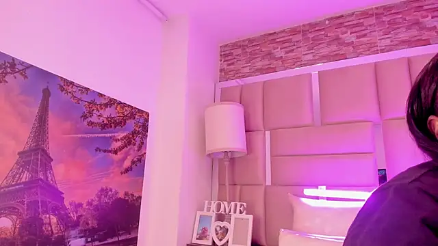 ShaniaBrownn online show from February 2026 07:48:02 PM