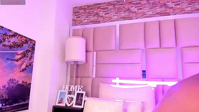 ShaniaBrownn online show from December 2025 08:22:02 PM