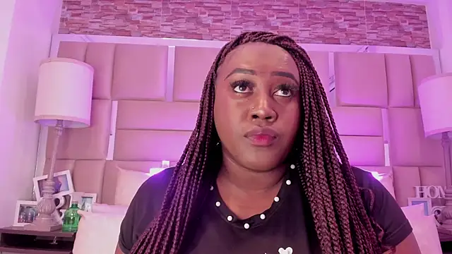 ShaniaBrownn online show from March 2026 07:49:01 PM