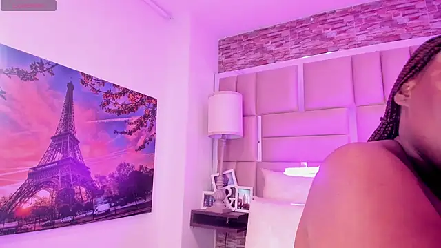 ShaniaBrownn online show from April 2026 07:59:01 PM