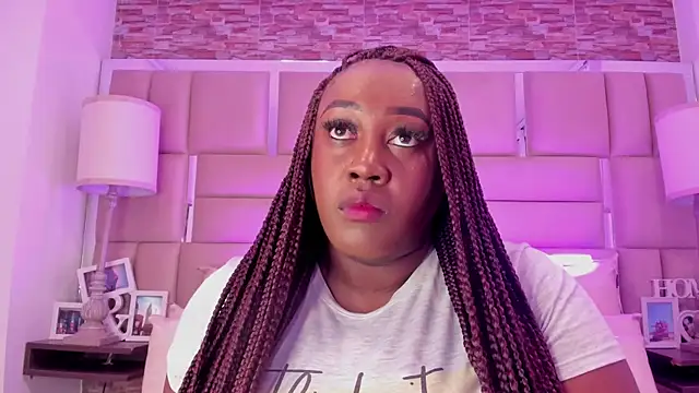 ShaniaBrownn online show from March 2026 07:26:01 PM