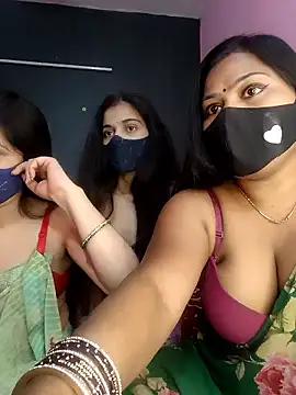 cutee  crazy online show from January 2026 02:09:02 PM