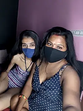 cutee  crazy online show from November 2025 02:06:01 PM