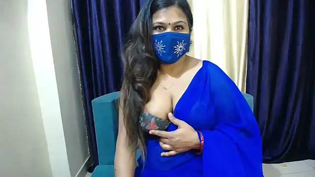 Snapshot of cutee__crazy chatting on December 2024 05:40:02 PM cutee  crazy online show from December 2024 05:40:02 PM