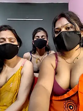 cutee  crazy online show from April 2026 01:47:01 PM