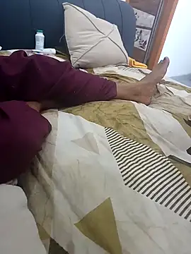 Snapshot of cutee__crazy chatting on February 2025 06:33:01 PM cutee  crazy online show from February 2025 06:33:01 PM