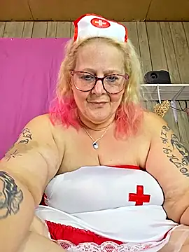 Snapshot of DavisDesires chatting on February 2026 09:04:01 PM DavisDesires online show from February 2026 09:04:01 PM