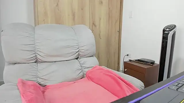 xspecialoomx online show from March 2026 01:13:01 PM