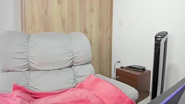 xspecialoomx online show from March 2026 01:23:01 PM