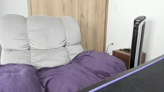 xspecialoomx online show from April 2026 07:40:02 PM