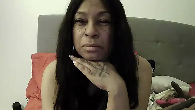 Snapshot of MSweetLindaParks chatting on June 2026 04:45:02 AM MSweetLindaParks online show from June 2026 04:45:02 AM