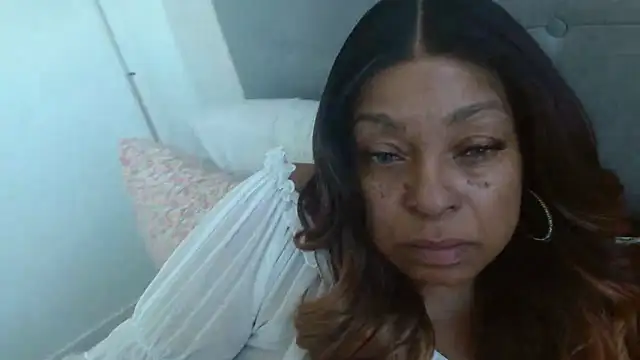 MSweetLindaParks online show from April 2026 10:34:01 PM