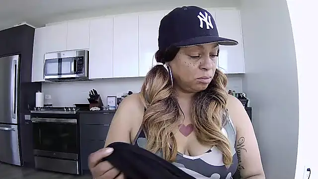 MSweetLindaParks online show from May 2026 07:34:01 PM