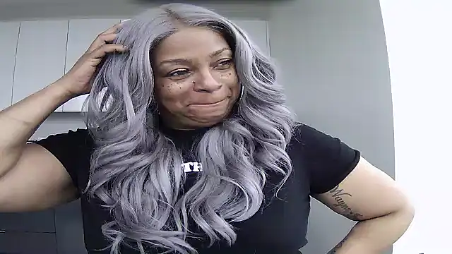 MSweetLindaParks online show from May 2026 11:42:01 AM
