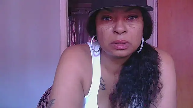 Snapshot of MSweetLindaParks chatting on October 2025 03:26:02 PM MSweetLindaParks online show from October 2025 03:26:02 PM