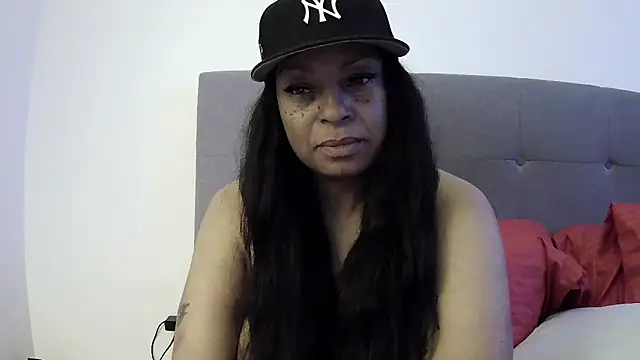 Snapshot of MSweetLindaParks chatting on June 2026 12:23:01 AM MSweetLindaParks online show from June 2026 12:23:01 AM