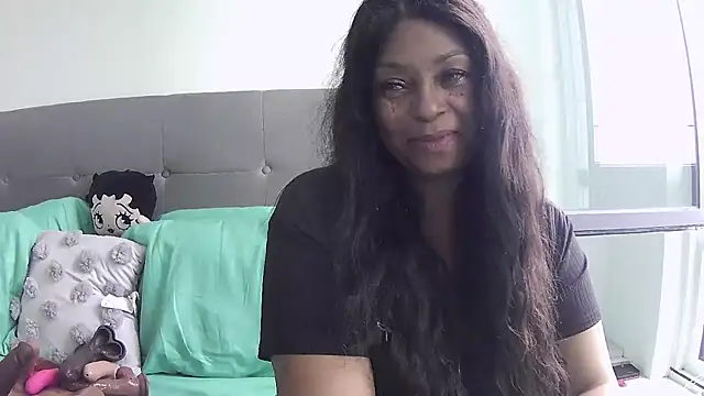 Snapshot of MSweetLindaParks chatting on June 2026 06:36:01 PM MSweetLindaParks online show from June 2026 06:36:01 PM