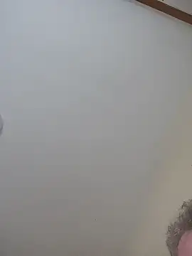 Hans04051972 online show from November 2025 01:37:02 PM