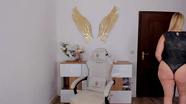 Sally Secret online show from November 2025 11:25:01 AM