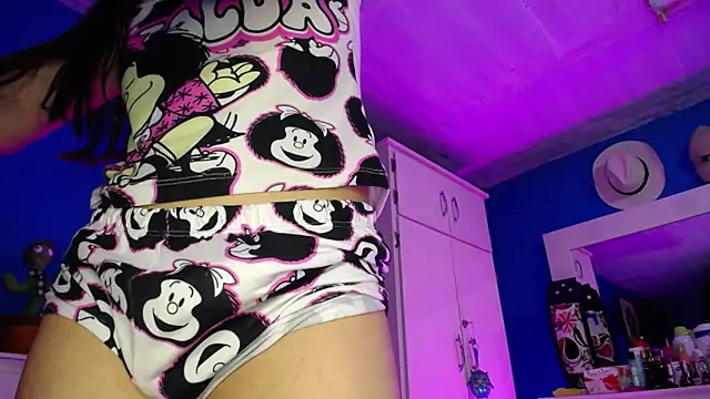 Snapshot of Lunahoney1 chatting on October 2025 07:24:01 PM Lunahoney1 online show from October 2025 07:24:01 PM