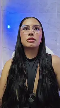 LauraRuiz1 online show from May 2026 01:03:01 AM