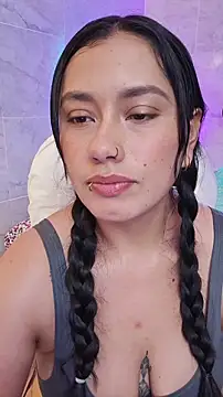 LauraRuiz1 online show from June 2026 12:05:01 AM