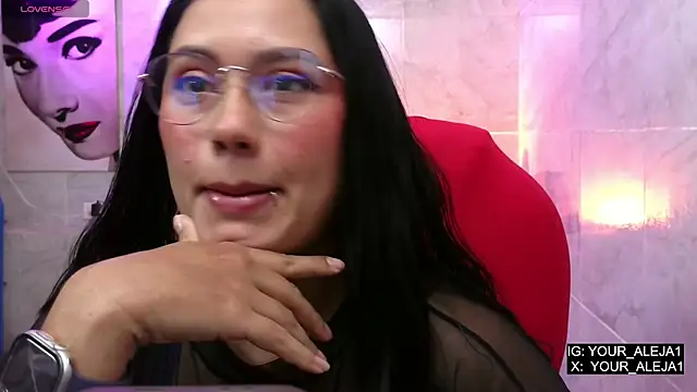 LauraRuiz1 online show from May 2026 04:30:02 AM