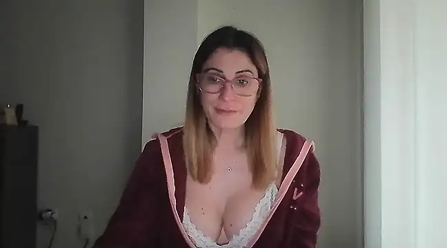 Sanada hot online show from January 2025 03:43:01 PM