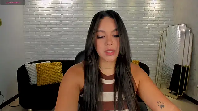 ToriCrossX online show from March 2025 12:33:02 PM