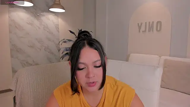 ToriCrossX online show from October 2025 01:23:01 PM