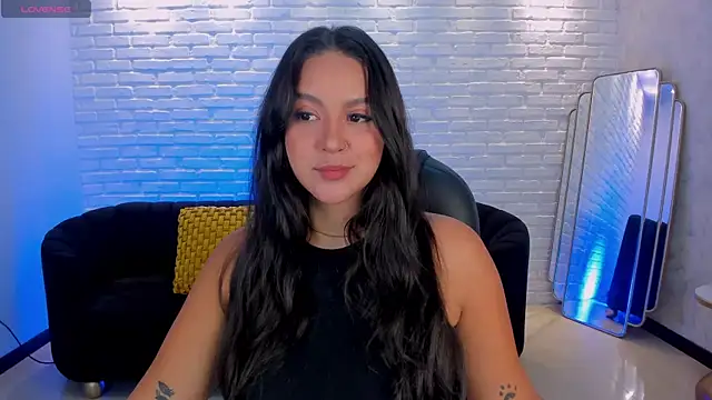 ToriCrossX online show from March 2025 01:17:01 PM