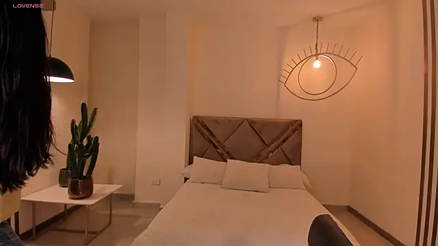 ToriCrossX online show from November 2025 12:49:01 PM