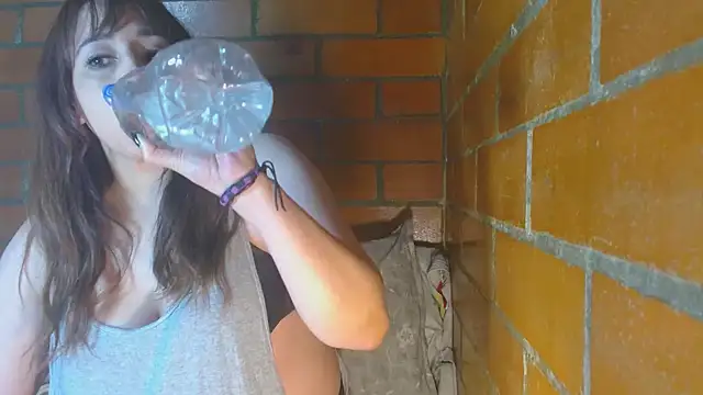 Snapshot of jenniferS_ chatting on March 2025 07:23:02 AM jenniferS online show from March 2025 07:23:02 AM