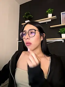 isabella jade online show from January 2026 11:00:02 PM