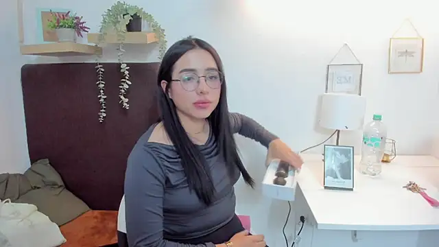 isabella jade online show from February 2025 06:55:01 PM