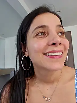 Snapshot of miaeyes chatting on December 2024 06:22:02 PM miaeyes online show from December 2024 06:22:02 PM