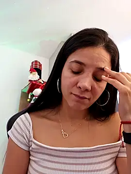 Snapshot of miaeyes chatting on December 2024 03:00:02 PM miaeyes online show from December 2024 03:00:02 PM