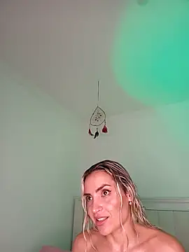 Snapshot of ASHLEY_BLAIR chatting on September 2025 10:05:01 PM ASHLEY BLAIR online show from September 2025 10:05:01 PM