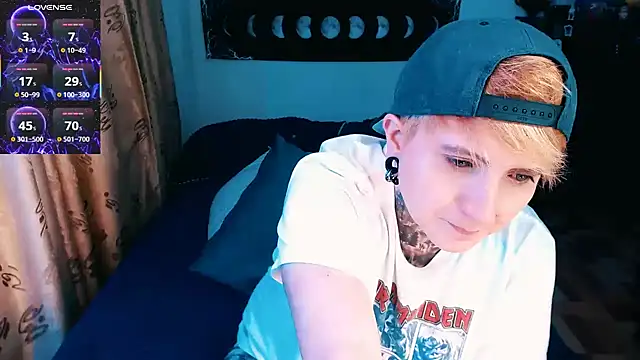 Marieblueeyes online show from November 2025 02:27:01 AM