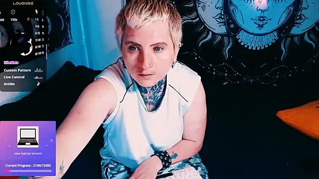 Marieblueeyes online show from February 2026 12:39:02 PM