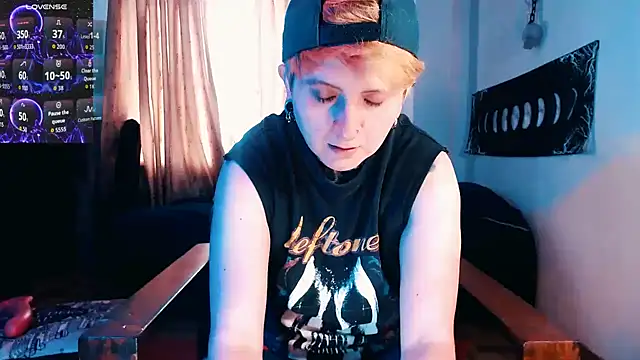 Marieblueeyes online show from November 2025 03:56:01 PM