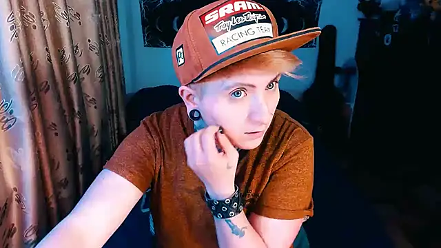 Marieblueeyes online show from October 2025 09:28:02 AM