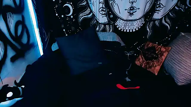 Marieblueeyes online show from May 2026 10:07:01 PM
