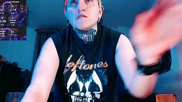 Marieblueeyes online show from November 2025 04:01:01 AM