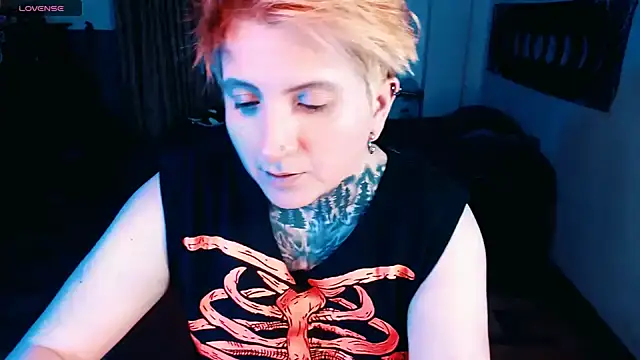 Marieblueeyes online show from November 2025 03:11:01 AM