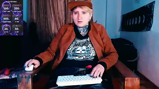 Marieblueeyes online show from November 2025 08:42:02 PM