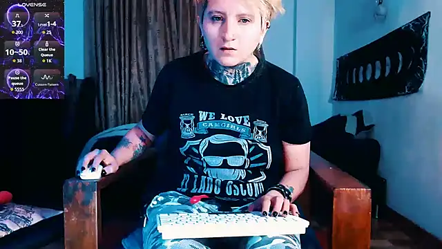 Marieblueeyes online show from November 2025 11:05:01 PM